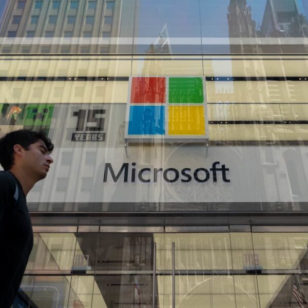 Using choices to handle threat heading into Microsoft earnings subsequent week