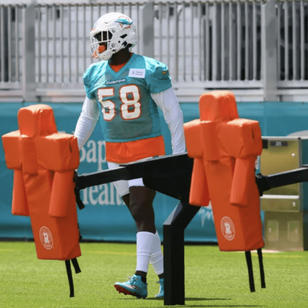 Shaquil Barrett Put Miami Dolphins in Seriously Bad Spot