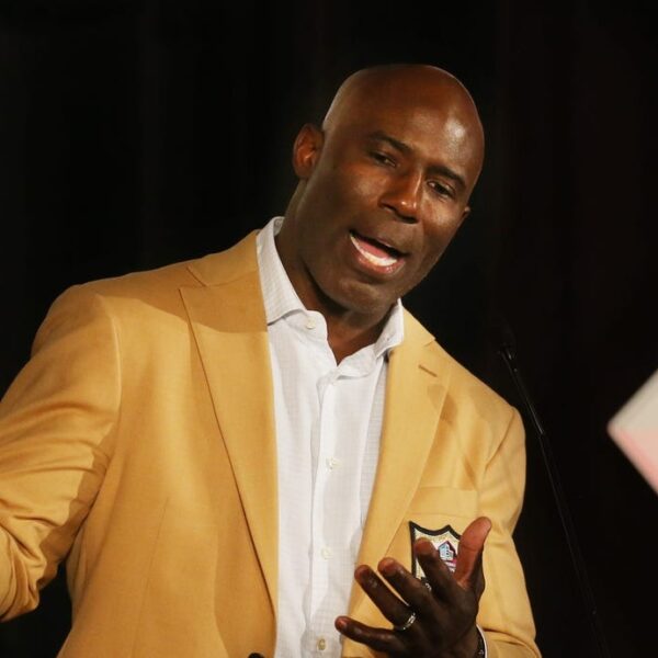 United Airlines apologizes for therapy of Terrell Davis