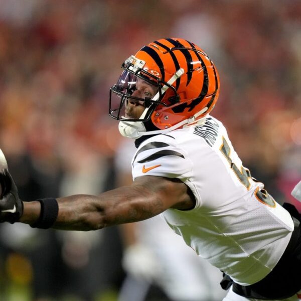 Report: Bengals WR Tee Higgins will not signal extension by deadline