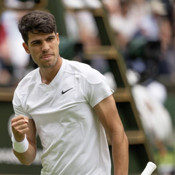 Carlos Alcaraz advances at Wimbledon; Norway’s Casper Ruud out