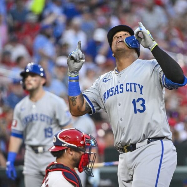 Salvador Perez, Royals end DH sweep of Cardinals