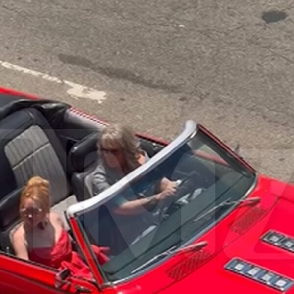 Lindsay Lohan, Jamie Lee Curtis Speed Off in Convertible For ‘Freaky Friday…