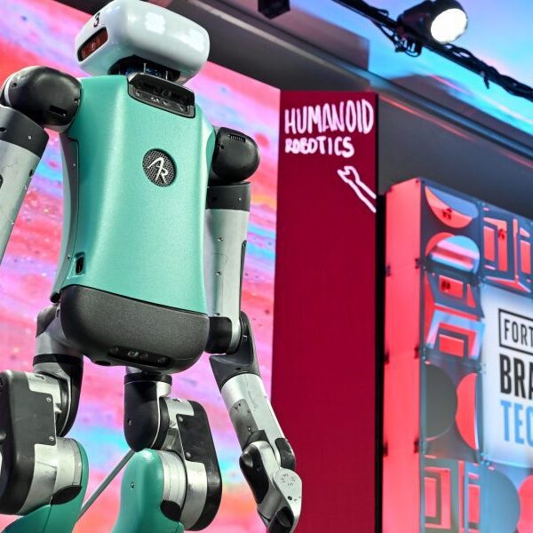 Agility Robotics’ humanoid robotic has its first actual job—at a Spanx manufacturing…