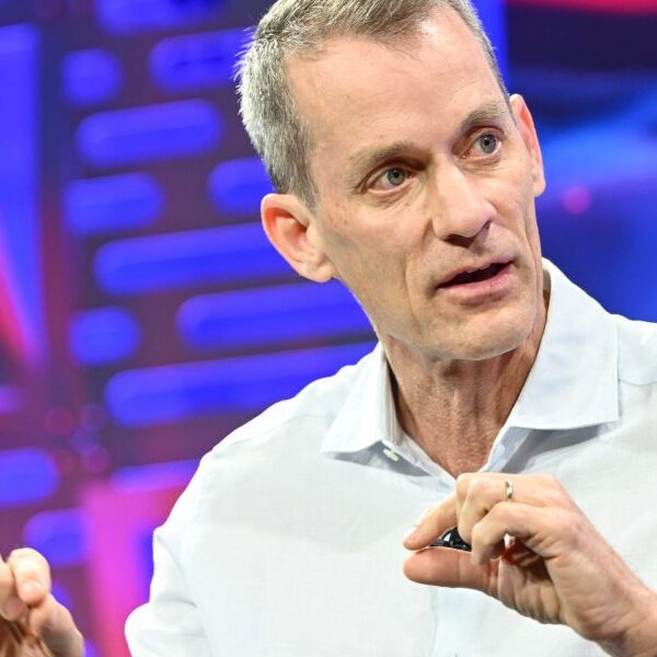 Google chief scientist Jeff Dean: AI wants ‘algorithmic breakthroughs,’ and AI to…