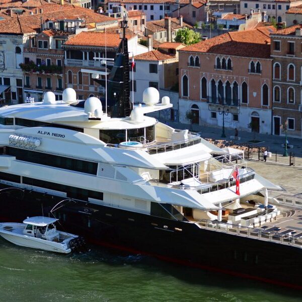 Alfa Nero superyacht has a brand new proprietor after being deserted