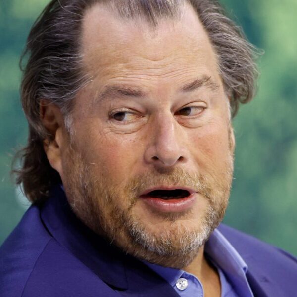 Salesforce shareholders nix CEO’s pay package deal