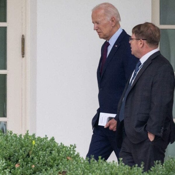 Parkinson’s specialist met with Biden’s doctor at White House in January