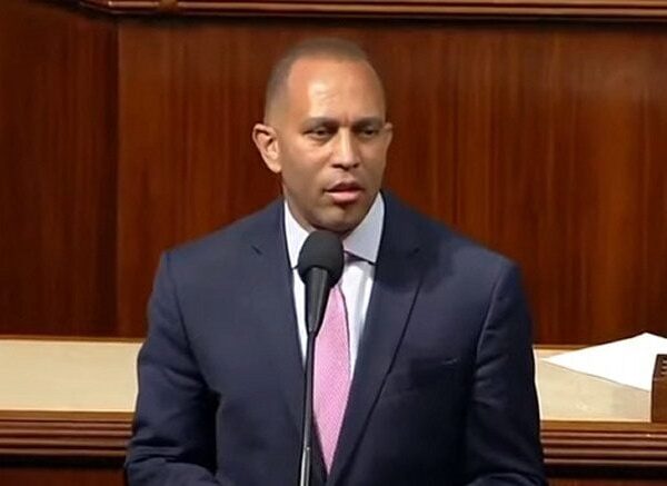 REPORT: Hakeem Jeffries Holding Meeting With Other Top Dems on Sunday to…