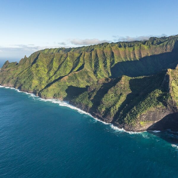 Tourist helicopter crashes off Na Pali Coast on Hawaiian island of Kaua’i;…