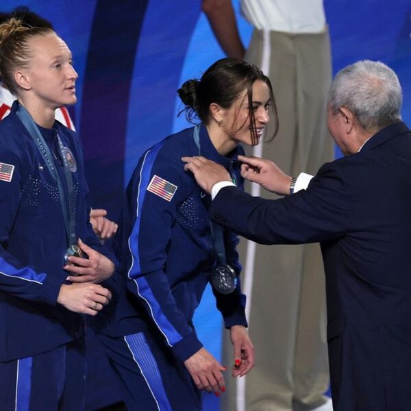 Cook & Bacon: Synchronized divers take silver, first US medal in Paris