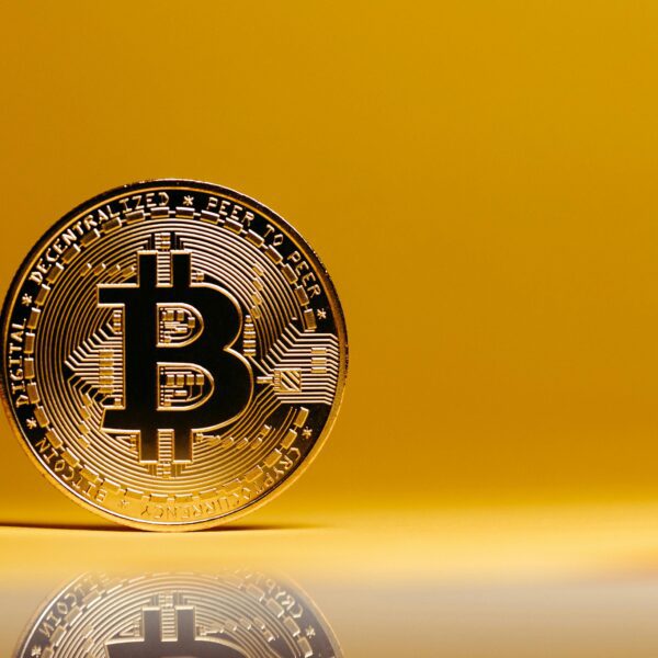 Bitcoin Bites The Dust? Peter Schiff Celebrates Gold ATH, Trashes Crypto