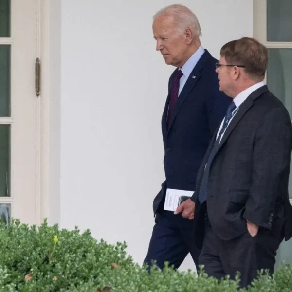 Top Washington Parkinson’s Disease Specialist Meets with Biden’s Doctor at White House…