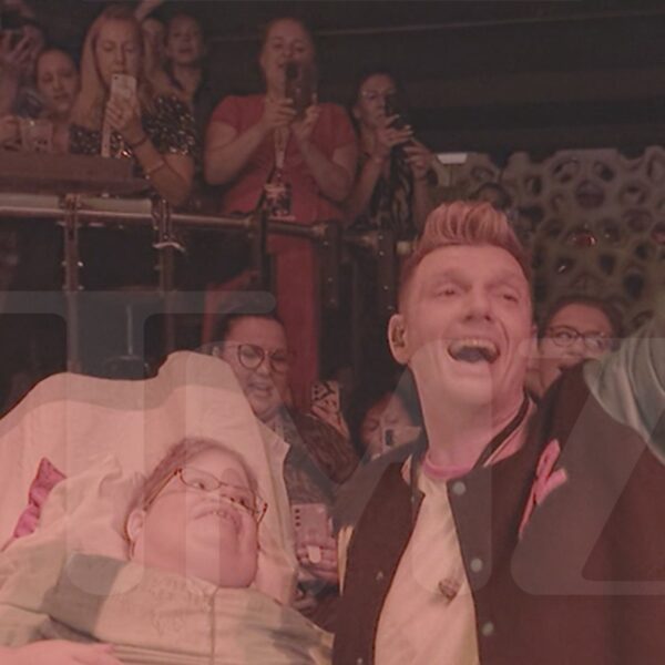 Nick Carter Sings to Terminally Ill Superfan at German Concert