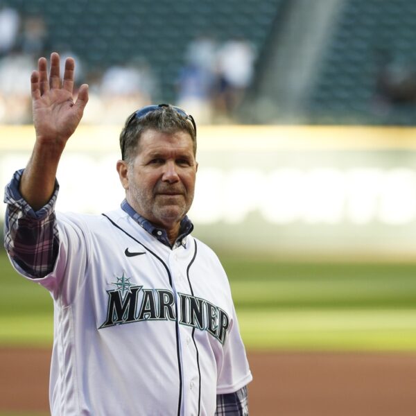 Mariners legend Edgar Martinez takes over as hitting coach