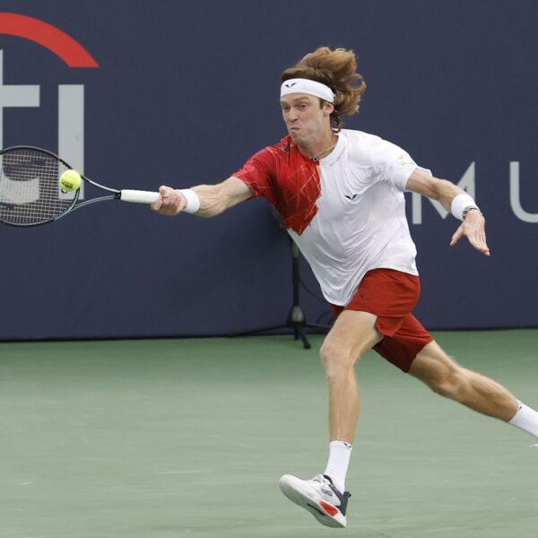 Andrey Rublev advances to DC Open quarterfinals