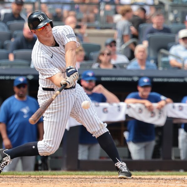 DJ LeMahieu, Yankees stroll off vs. Blue Jays