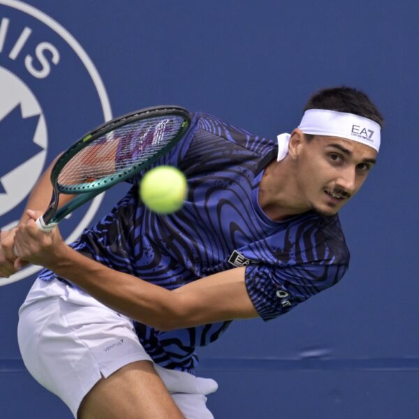 Lorenzo Sonego defeats Alex Michelsen to win Winston-Salem Open