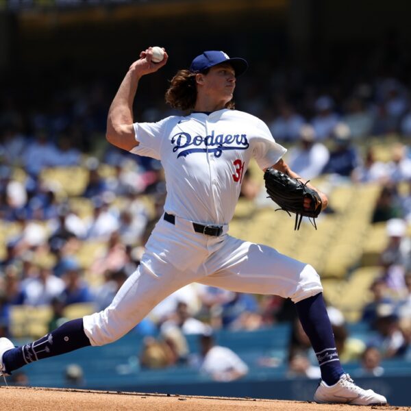 Dodgers outlast Pirates in 10 innings to complete sweep