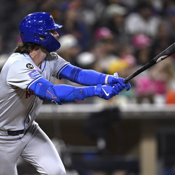 Powered by 17-hit assault, Mets hand Padres 8-3 loss