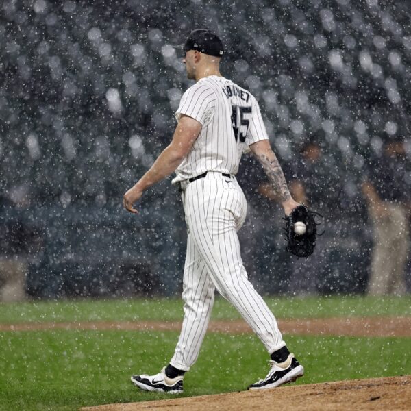 Rangers-White Sox rained out, to renew in Wed. doubleheader