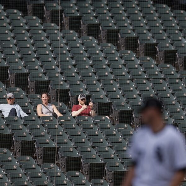 Rangers dump White Sox to finish quickest suspended sport ever