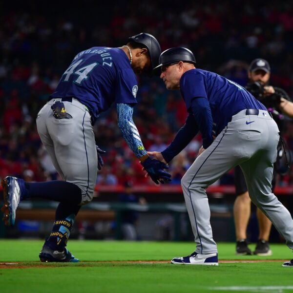 Mariners rating 5 unearned runs in first inning to beat Angels