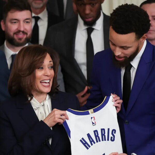 Steph Curry endorses Kamala Harris at DNC, months after suggesting he’ll run…