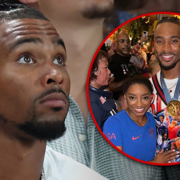 Jonathan Owens Met With ‘USA’ Chants After Watching Simone Biles At Olympics