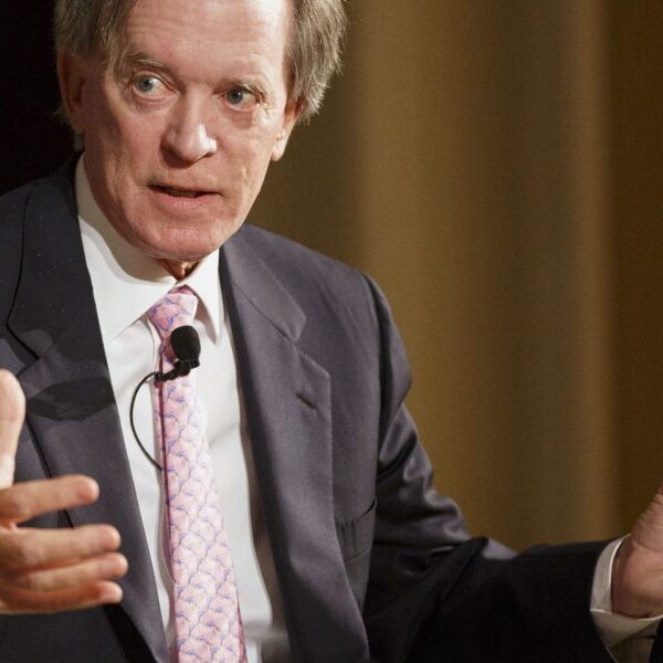 Stock market crash: Bill Gross says do not buy the dip