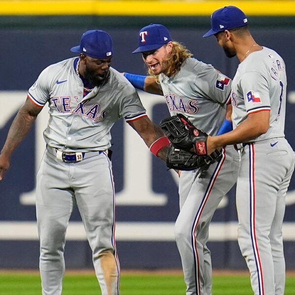 Rangers’ Travis Jankowski makes unimaginable leaping catch to rob game-winning homer from…