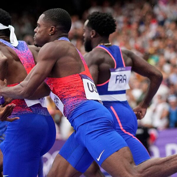 US males’s 4x100m relay crew disqualified after botched handoff in ultimate at…