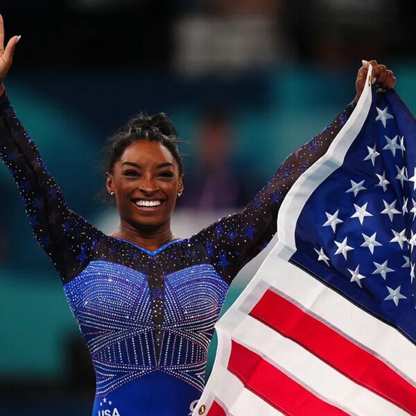 Simone Biles wins Olympic gold medal in girls’s all-around remaining with gorgeous…