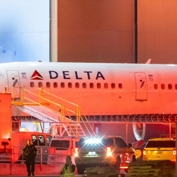 Dead Delta Worker Unrecognizable After Tire Explosion in Atlanta, Son Says