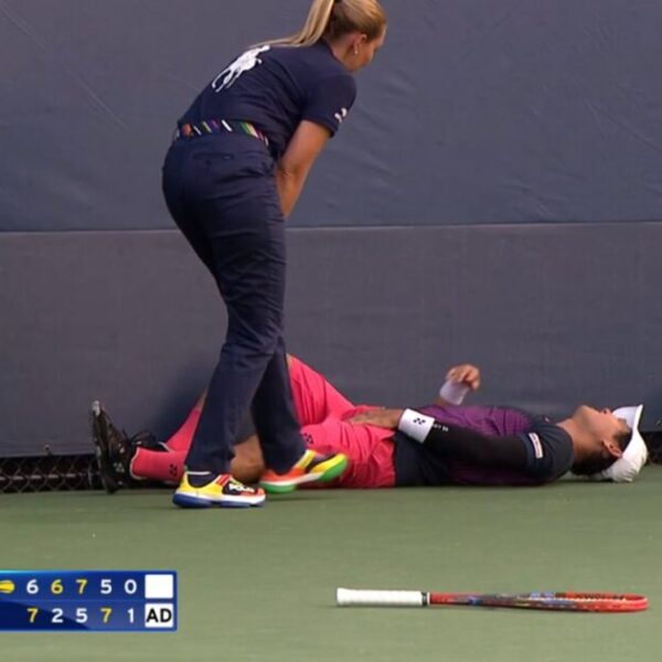 Japanese Star Yoshihito Nishioka Collapses During First-Round Match at at U.S. Open…