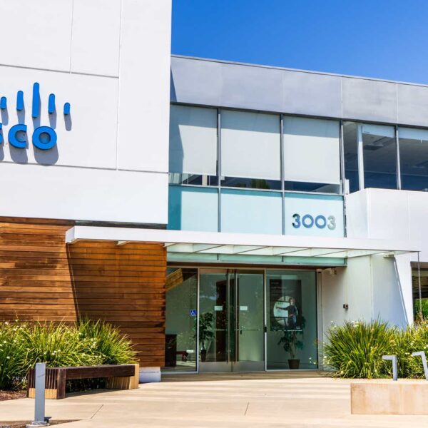 Cisco: Evaluating Its Position In AI And Cloud Revolution (NASDAQ:CSCO)