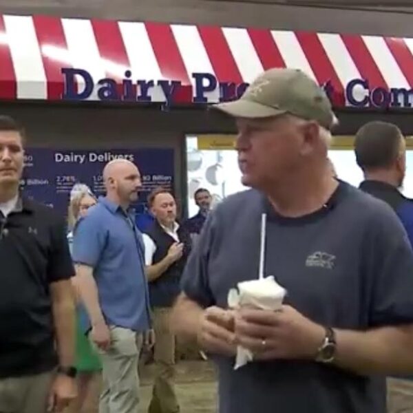 Tim Walz Turns His Back and Walks Away as Reporter Asks About…