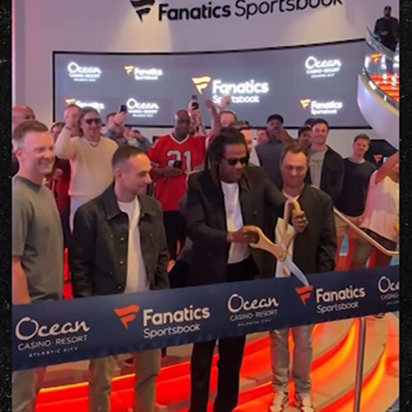 Jay-Z and Michael Rubin Cut Ribbon at First Fanatics Sportsbook in New…