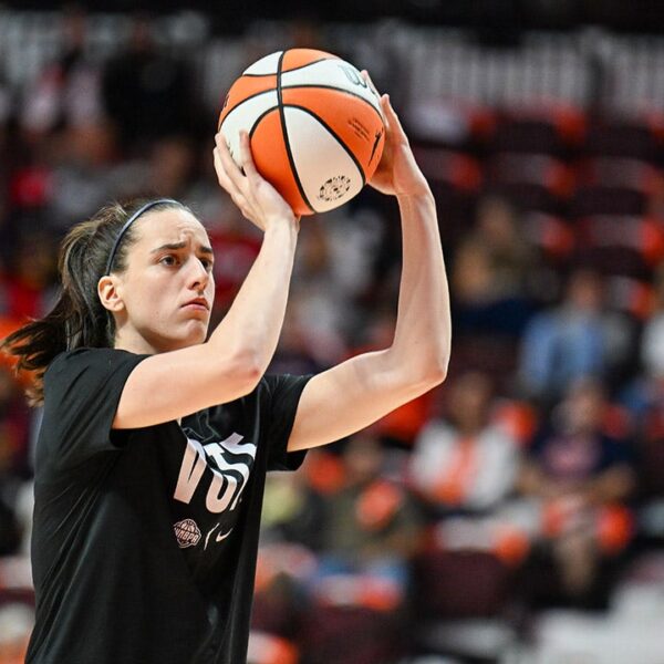 Caitlin Clark’s boyfriend has 1-word response to her AP WNBA Rookie of…