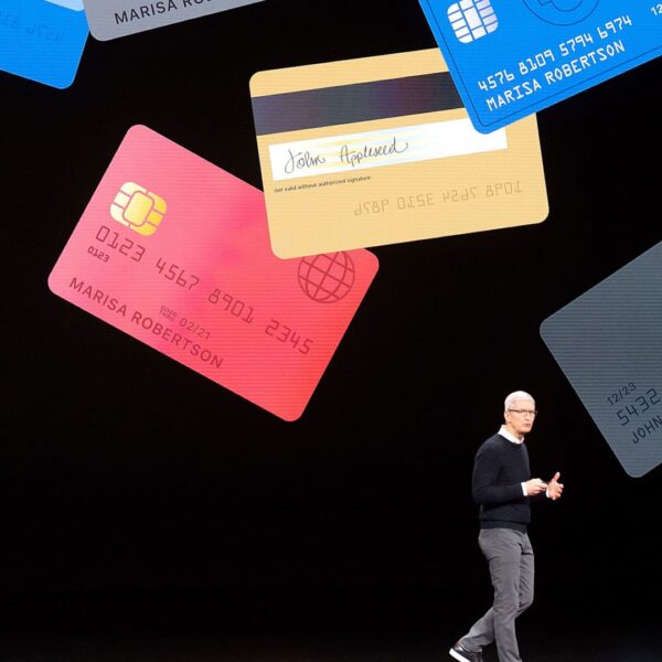 JPMorgan Chase in talks with Apple to take card from Goldman Sachs