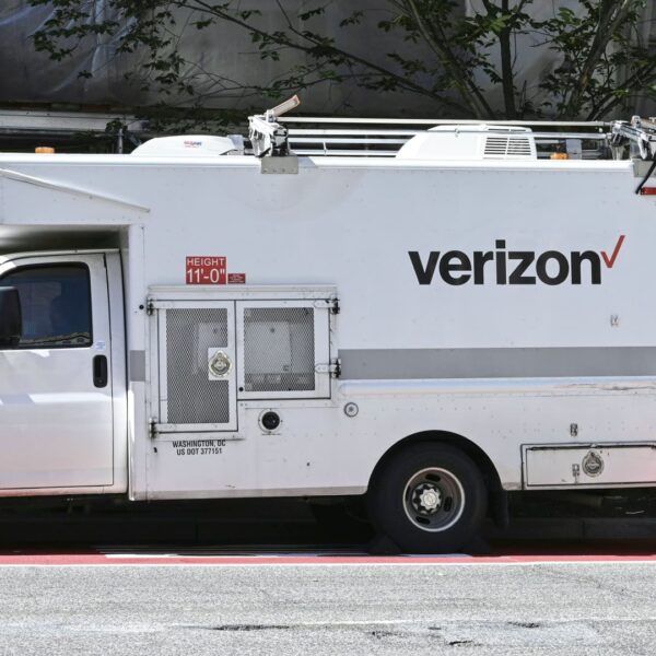 Verizon (VZ) to amass Frontier Communications