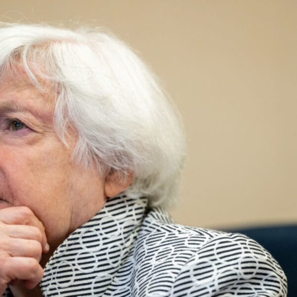 Yellen says U.S. financial system stays strong, heading towards ‘comfortable touchdown’