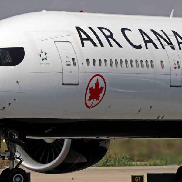 Air Canada reaches last-minute settlement with pilots union, averting strike