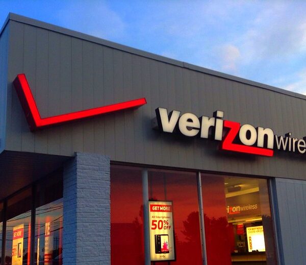 Massive Verizon Outage Leaves ‘Millions’ Without Service Nationwide — Biden’s Infrastructure Failures…