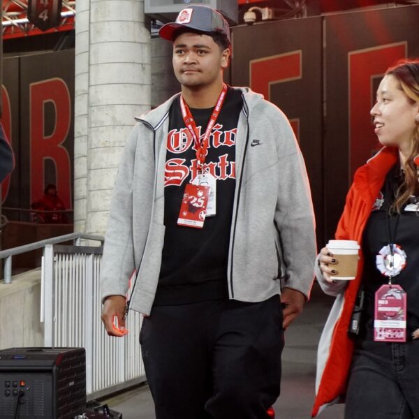 Blue-chip OL Douglas Utu flips from Tennessee to Oregon