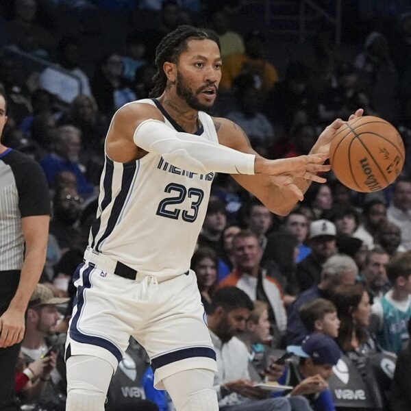 Former NBA MVP Derrick Rose broadcasts retirement