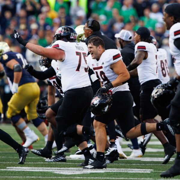 Top 25 roundup: Northern Illinois stuns No. 5 Notre Dame