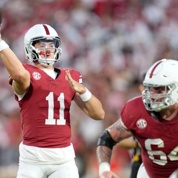 Quarterbacks exhibiting their youth for No. 15 Oklahoma, Tulane