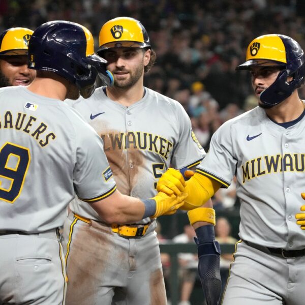 Brewers close to division title whereas Arizona seeks to cease slide