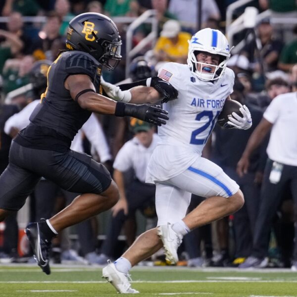 Baylor scores 28 unanswered factors to drag away from Air Force